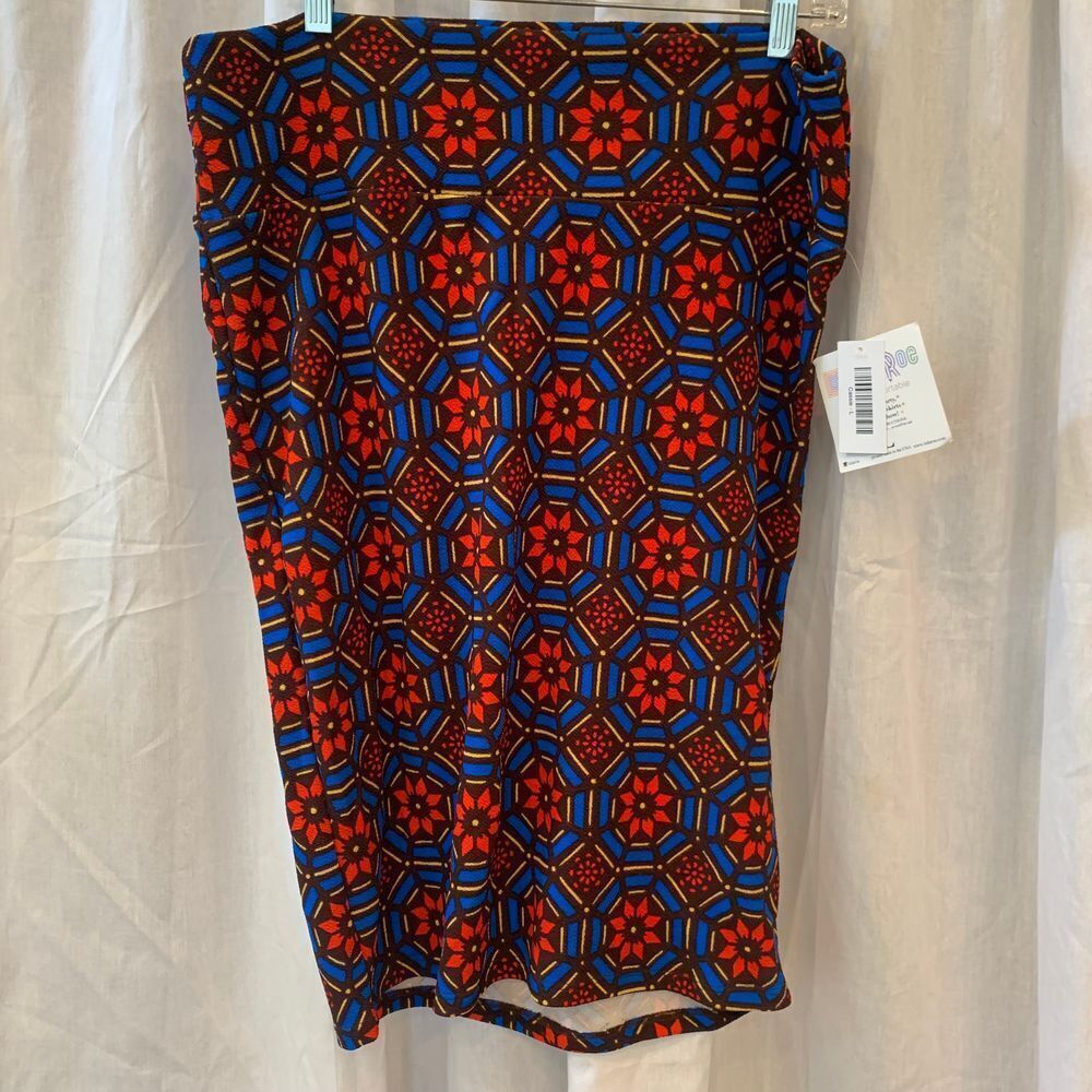 NWT LuLaRoe Cassie Skirt‎ Poinsetta Kaleidoscope Made in the USA Size Large